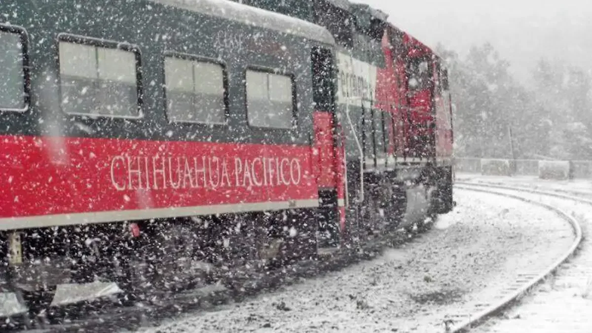 Chepe Chihuahua Pacífico entre nieve