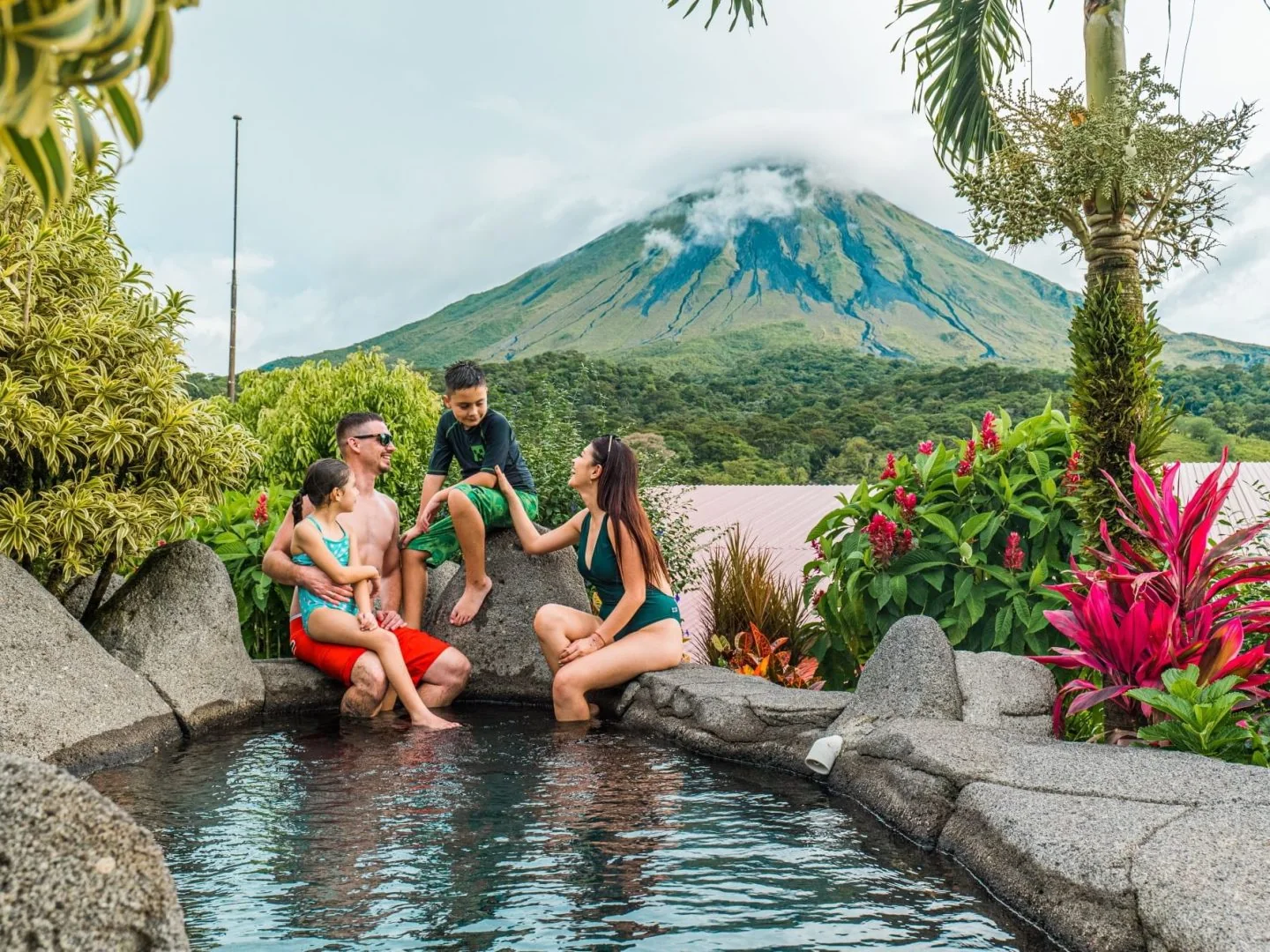 Experiencia familiar frente al volcán Arenal